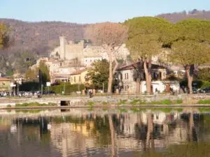 Bolsena vista dal lago