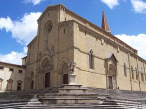 Read more about the article Stained Glass Windows In Arezzo