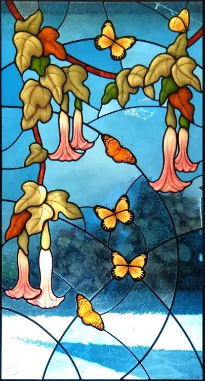 Vitral con mariposas para una puerta