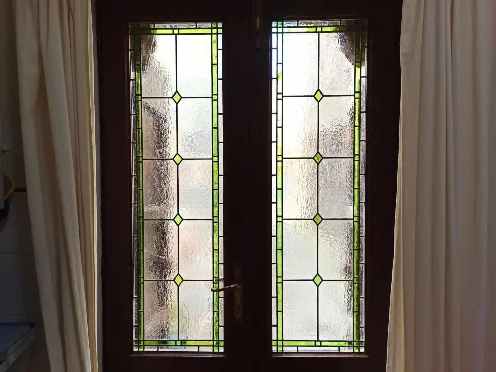 Door with simple and elegant stained glass