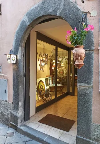 Entrada de la Tienda en Bolsena Entrada de la Tienda en Bolsena